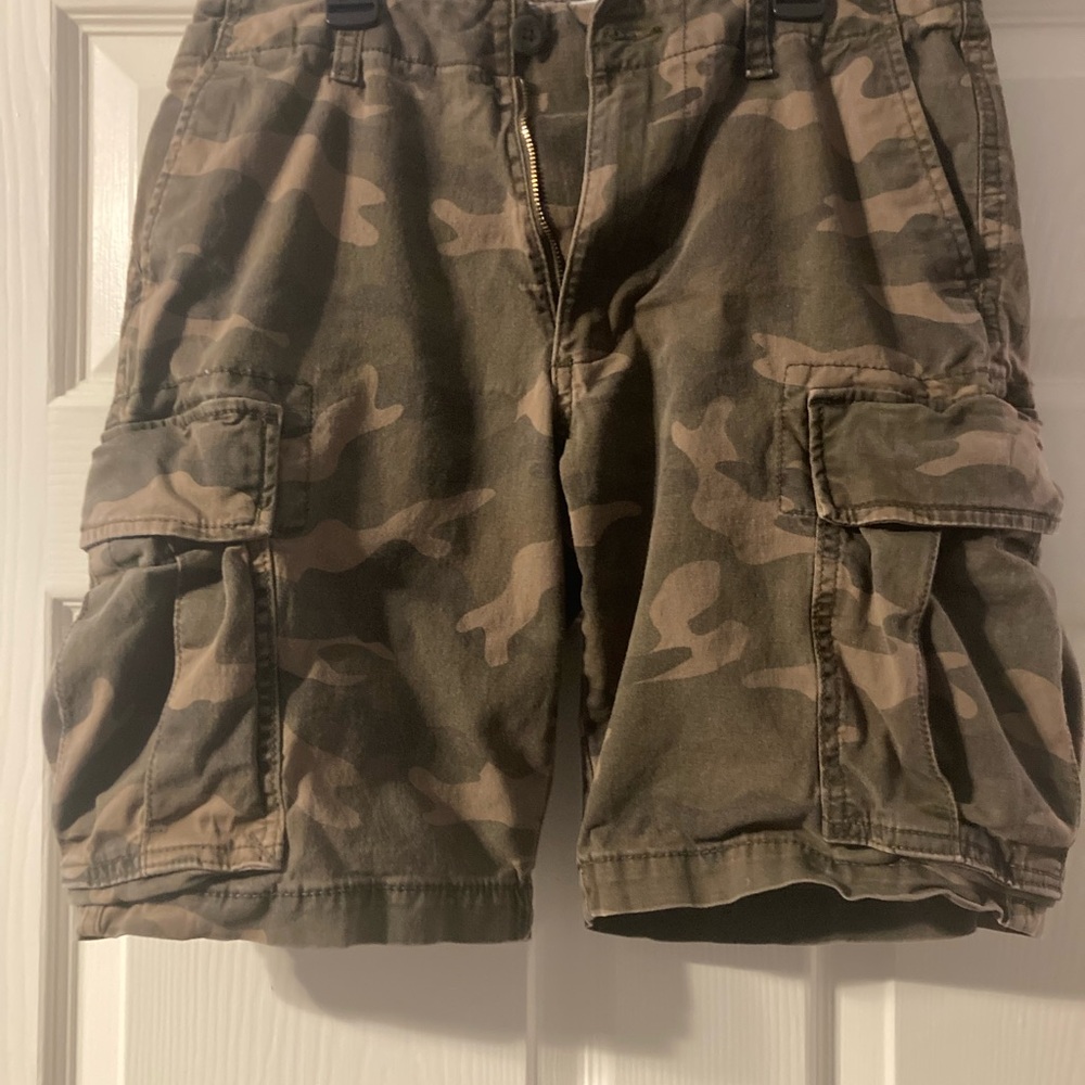 Old Navy Men's Green Camouflage Cargo Shorts